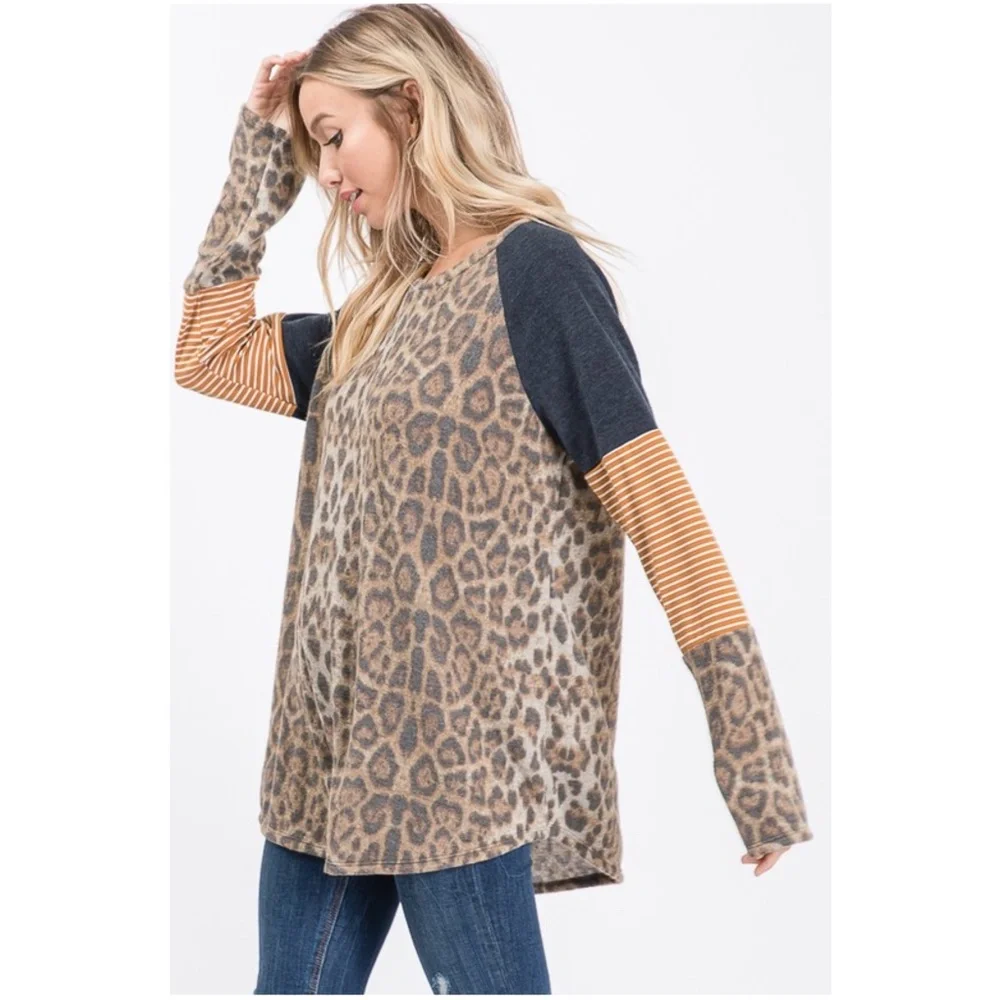 01 Leopard Print Striped Loose Fit Top - Picture 2 of 7